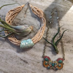 2 women's necklace